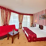 Hotell Karolina 4*