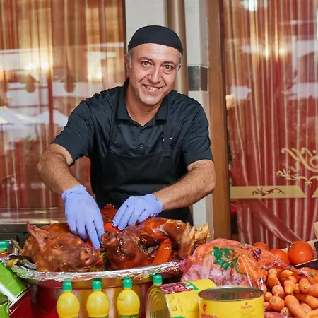 فندق Karolina 4*