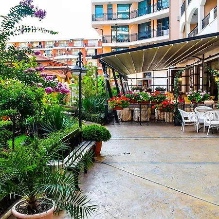 Karolina Отель 4*