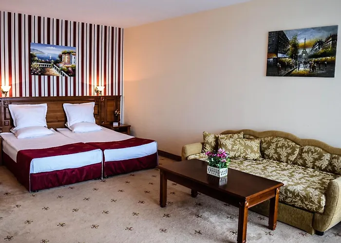 Отель Karolina 4*