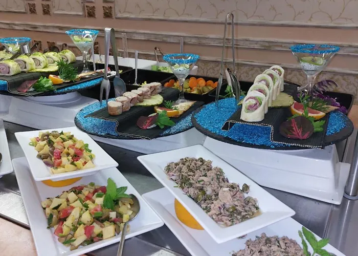 Отель Karolina 4*